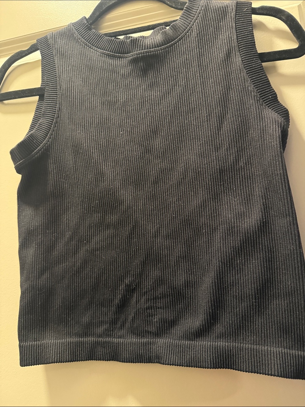 Moa Moa Black Ribbed Crewneck Sleeveless Top